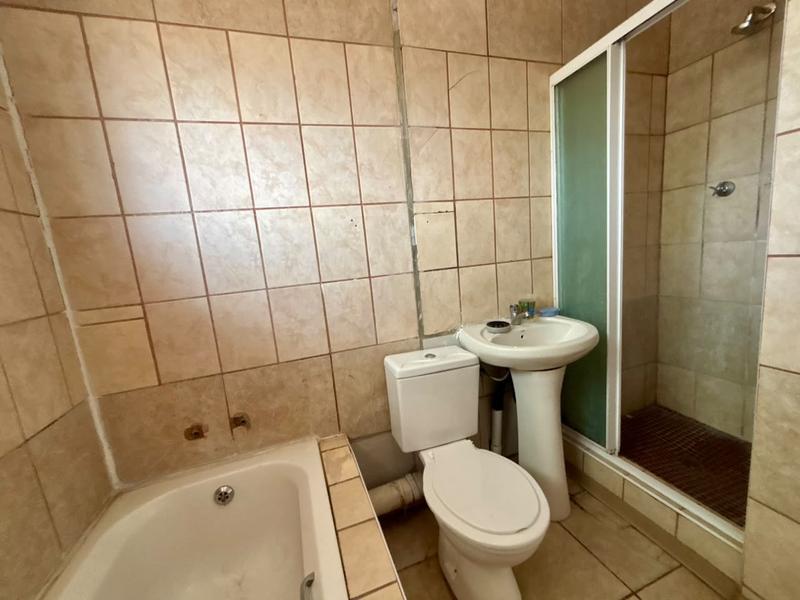 11 Bedroom Property for Sale in Brandwag Free State